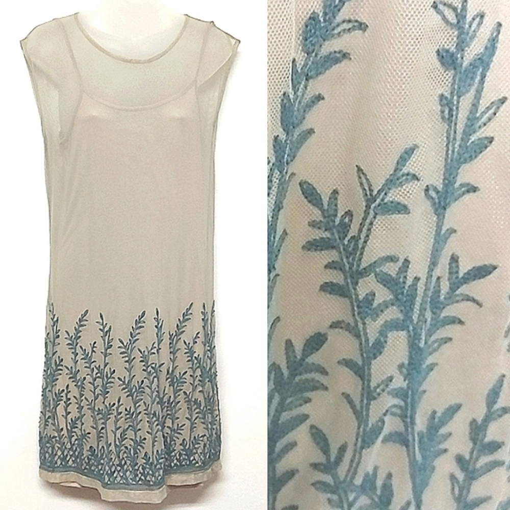 NWT Mystree Grey Midi Dress with Blue Botanical Embroidery, Size Medium